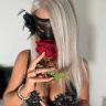 Kyra Nylon Versautes Mädchen